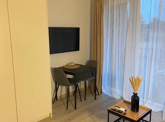 E&k Apartamentai Su Sildomu Baseinu Kieme Apartment *